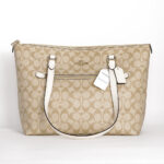coach gallery tote in signature canvas