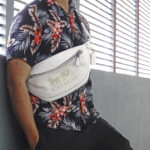 coach warren belt bag with horse and carriage (chalk)