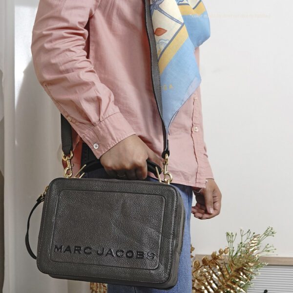 marc jacobs rubber logo print bag in brown