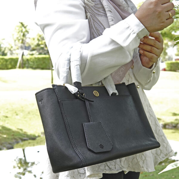 tory burch robinson small double zip tote noir