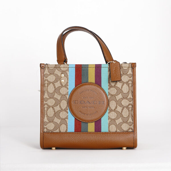 coach dempsey tote 22 in signature jacquard