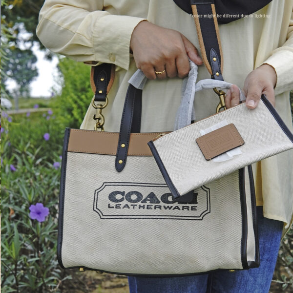 coach field tote 30 with coach badge