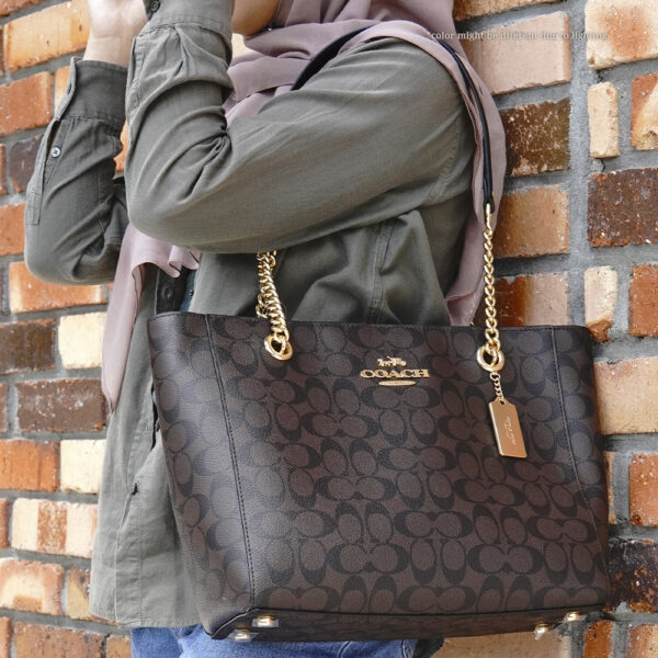 coach cammie chain tote bag in signature canvas