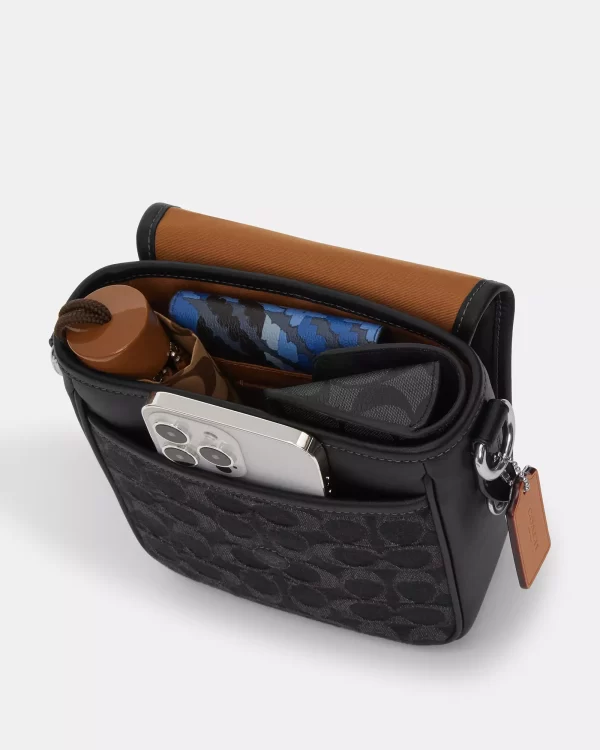 coach lucas crossbody ( eta 30 march )