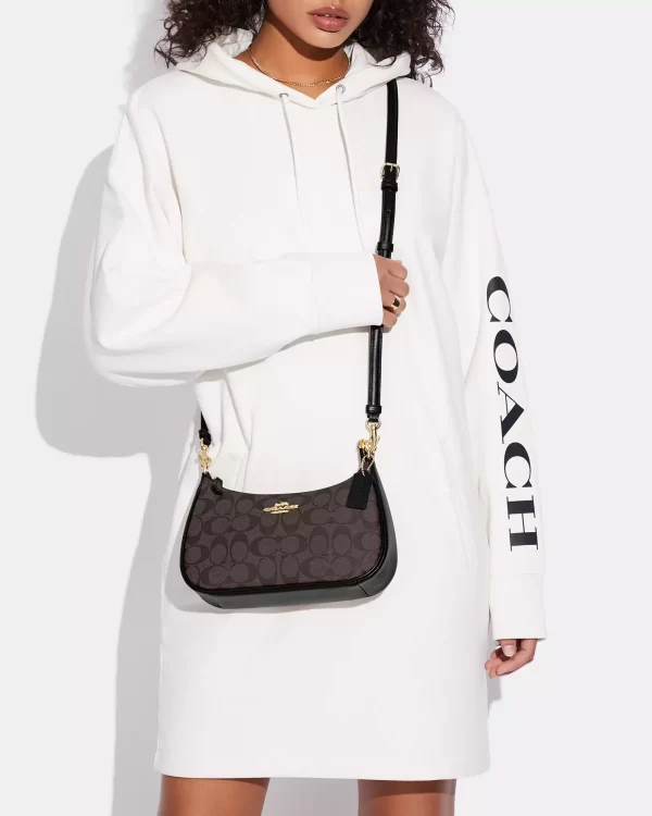 coach teri shoulder bag in signature canvas ( eta 30 march )