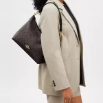 coach laurel shoulder bag in signature canvas