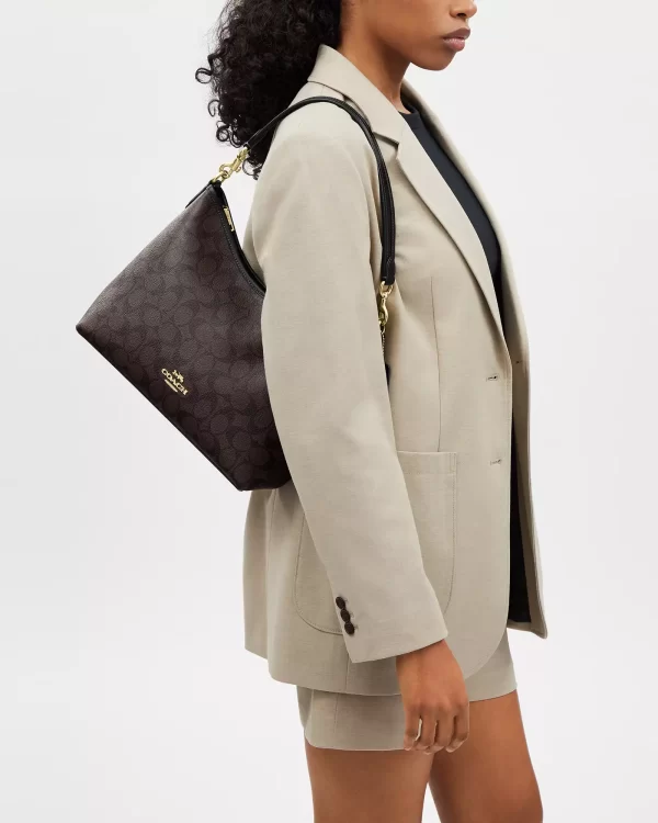 coach laurel shoulder bag in signature canvas