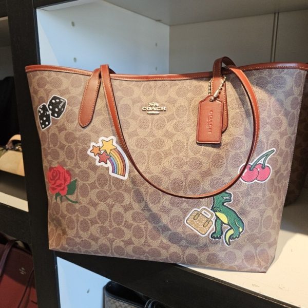 coach city tote in signature canvas