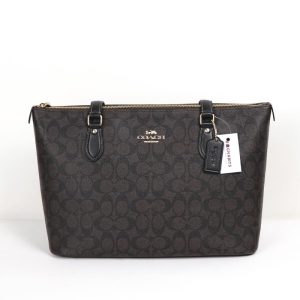 coach gallery tote in signature canvas