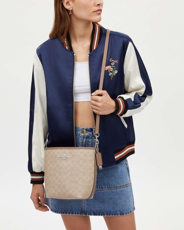 coach city bucket in signature canvas