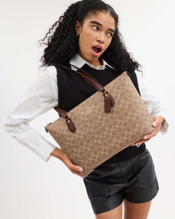 coach gallery tote in signature canvas