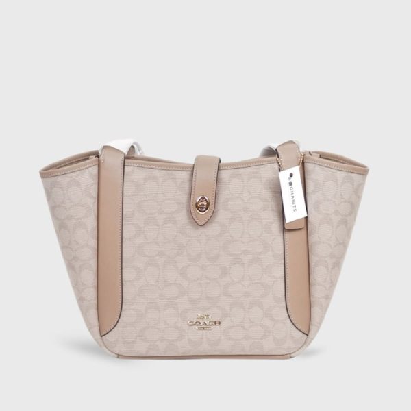 coach tote in signature jacquard