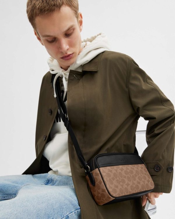 coach graham crossbody bag in signature canvas