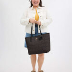 coach city tote in signature canvas