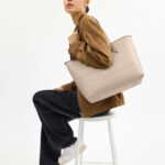 coach city tote in signature canvas